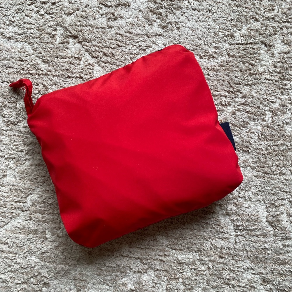 Lightweight Packable Windwater Resistant Pull Over - image 2